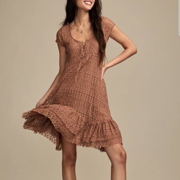 Lucky Brand Dresses & Skirts - Lucky Brand Short Sleeve Lace Mini Dress Size Med